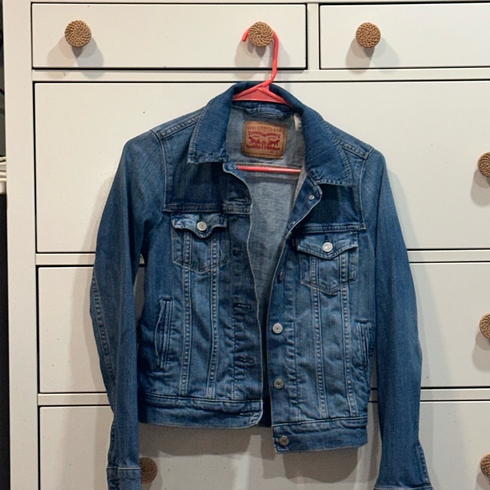 Denim Levi’s jacket